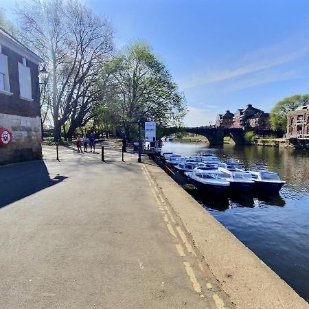 The Davey Tower, Medieval Riverside House York Eksteriør billede