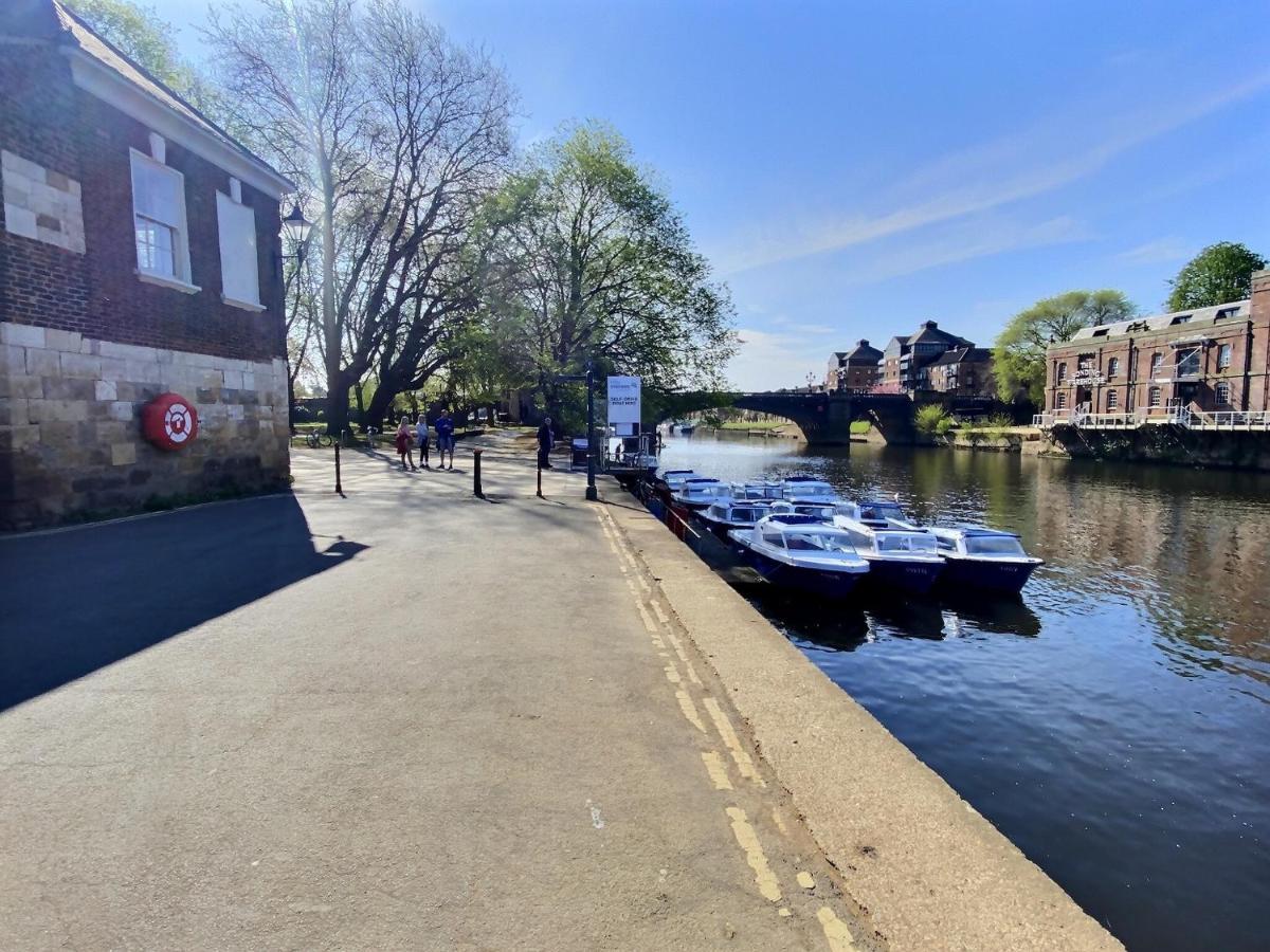 The Davey Tower, Medieval Riverside House York Eksteriør billede